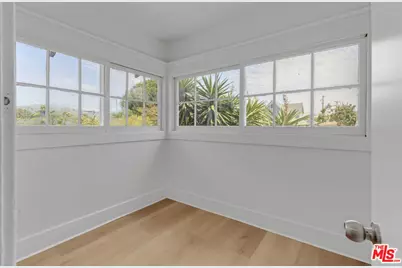 372 W 11th St, Los Angeles, CA 90015 - Photo 15