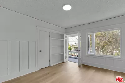 372 W 11th St, Los Angeles, CA 90015 - Photo 13