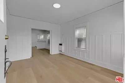372 W 11th St, Los Angeles, CA 90015 - Photo 7