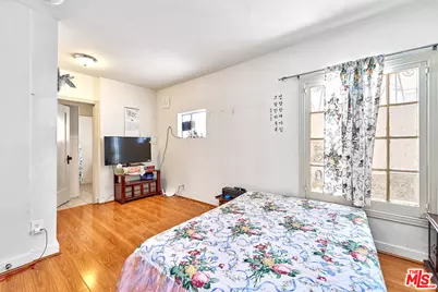 810 S Norton Ave, Los Angeles, CA 90005 - Photo 19