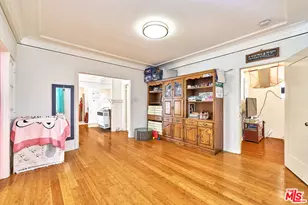 810 S Norton Ave, Los Angeles, CA 90005 - Photo 13