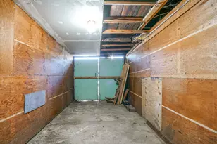 1111 W 47th St, Los Angeles, CA 90037 - Photo 21