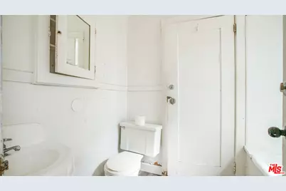 1111 W 47th St, Los Angeles, CA 90037 - Photo 17