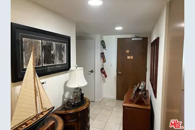 13700 Marina Pointe Dr #722, Marina del Rey, CA 90292 - Photo 5