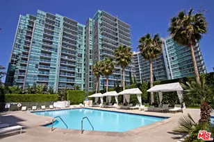 13700 Marina Pointe Dr, Venice, CA 90292 - Photo 31