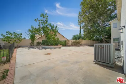 37328 Briarwood Ct, Palmdale, CA 93550 - Photo 25