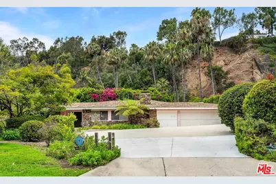 575 E Channel Rd, Los Angeles, CA 90402 - Photo 1