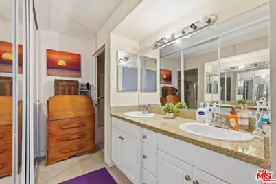 21450 Burbank Blvd #314, Woodland Hills, CA 91367 - Photo 17