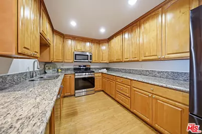 722 S Oxford Ave #305, Los Angeles, CA 90005 - Photo 25