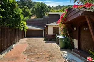 2030 Benedict Canyon Drive, Los Angeles, CA 90210 - Photo 3