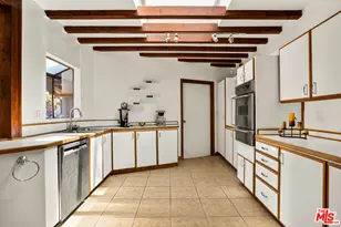 2030 Benedict Canyon Drive, Los Angeles, CA 90210 - Photo 15