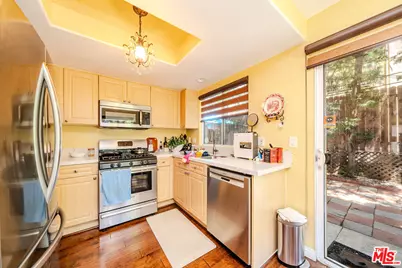 456 Shatto Pl #18, Los Angeles, CA 90020 - Photo 9