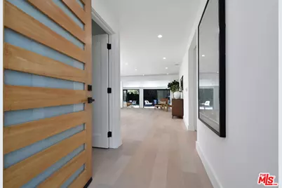 15431 Milbank St, Encino, CA 91436 - Photo 3