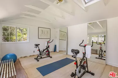 5840 Round Meadow Rd, Hidden Hills, CA 91302 - Photo 21