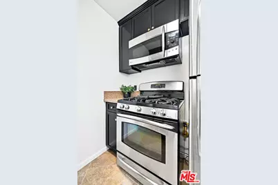 7320 Hawthorn Ave #425, Los Angeles, CA 90046 - Photo 29