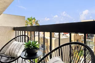 7320 Hawthorn Ave, Los Angeles, CA 90046 - Photo 23