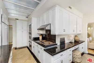 121 S Palm Dr #403, Beverly Hills, CA 90212 - Photo 25