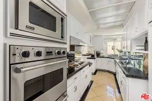 121 S Palm Dr, Beverly Hills, CA 90212 - Photo 23