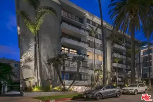 121 S Palm Dr, Beverly Hills, CA 90212 - Photo 41