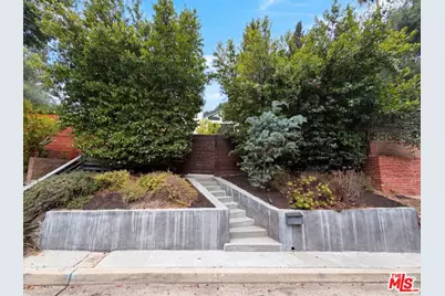 8723 Lookout Mountain Ave, Los Angeles, CA 90046 - Photo 23
