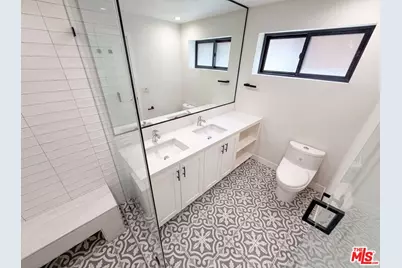 8723 Lookout Mountain Ave, Los Angeles, CA 90046 - Photo 19