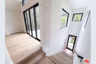 8723 Lookout Mountain Ave, Los Angeles, CA 90046 - Photo 9