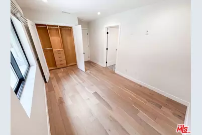 8723 Lookout Mountain Ave, Los Angeles, CA 90046 - Photo 17