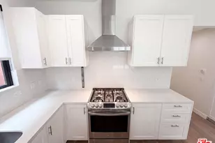 8723 Lookout Mountain Ave, Los Angeles, CA 90046 - Photo 11