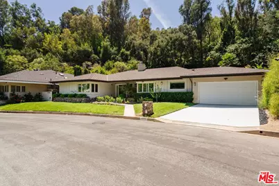 1355 Shadybrook Dr, Los Angeles, CA 90210 - Photo 1