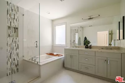 1355 Shadybrook Dr, Los Angeles, CA 90210 - Photo 29
