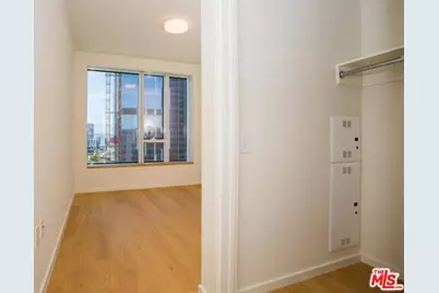 889 Francisco St #2210, Los Angeles, CA 90017 - Photo 13