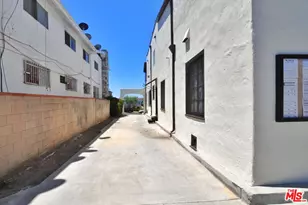 3919 W 27th St, Los Angeles, CA 90018 - Photo 7