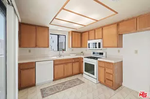 516 W 219th St, Carson, CA 90745 - Photo 9