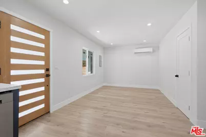 7801 Clearfield Ave, Los Angeles, CA 91402 - Photo 27