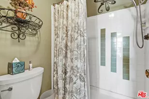 906 N Doheny Dr, West Hollywood, CA 90069 - Photo 19