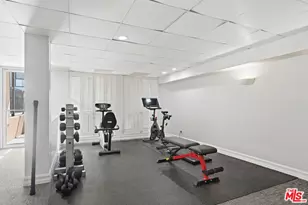 906 N Doheny Dr, West Hollywood, CA 90069 - Photo 25