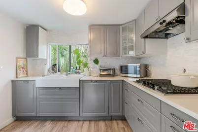 416 Brooks Ave, Venice, CA 90291 - Photo 9