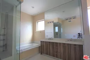 819 S Holt Ave, Los Angeles, CA 90035 - Photo 15