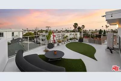 1244 14th St #A, Santa Monica, CA 90404 - Photo 1