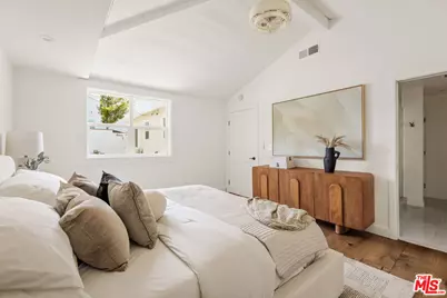 5887 W 77th Pl, Los Angeles, CA 90045 - Photo 15