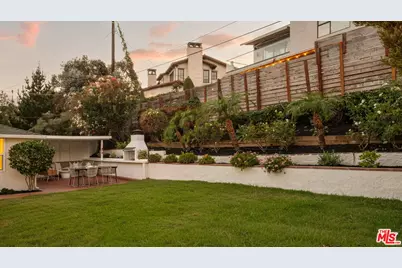 5887 W 77th Pl, Los Angeles, CA 90045 - Photo 11