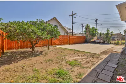 4328 Brighton Ave, Los Angeles, CA 90062 - Photo 27