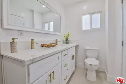 4328 Brighton Ave, Los Angeles, CA 90062 - Photo 21