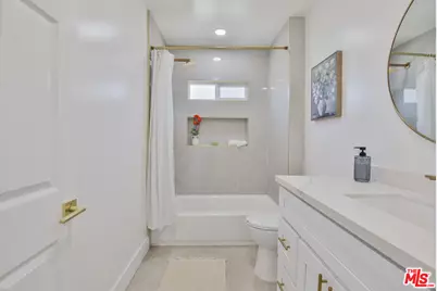 4328 Brighton Ave, Los Angeles, CA 90062 - Photo 15