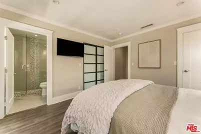 6607 De Longpre Ave, Los Angeles, CA 90028 - Photo 23