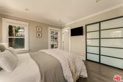 6607 De Longpre Ave, Los Angeles, CA 90028 - Photo 21
