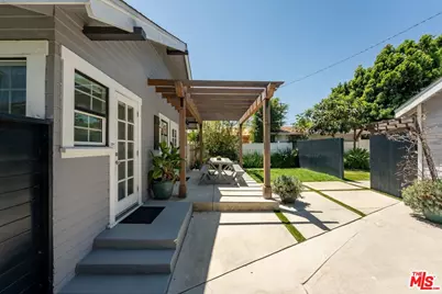 6607 De Longpre Ave, Los Angeles, CA 90028 - Photo 53