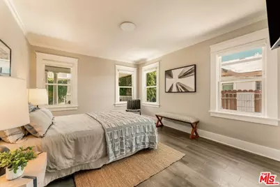 6607 De Longpre Ave, Los Angeles, CA 90028 - Photo 11