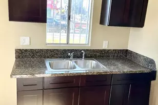 1012 N Willow Ave, Compton, CA 90221 - Photo 3