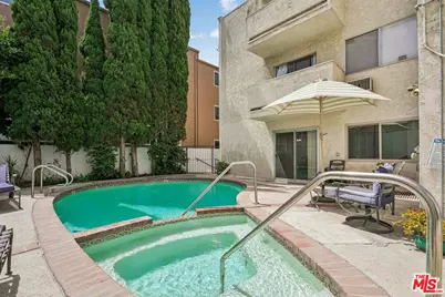 530 S Barrington Ave #110, Los Angeles, CA 90049 - Photo 29